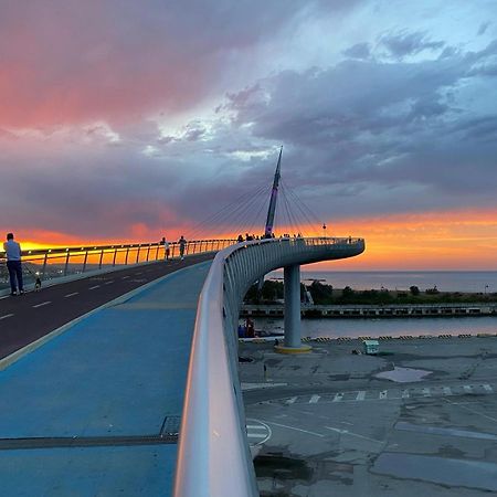 Direttamente Sul Lungomare Lägenhet Pescara Exteriör bild